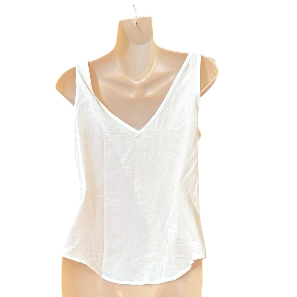 FancyInn White V Neck Sleeveless Top NWT - Picture 5 of 10